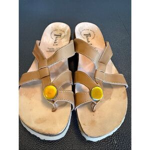 Think! Julia  Tan with White stitching Strappy Toe-Ring Sandals size 40/ 9-9.5